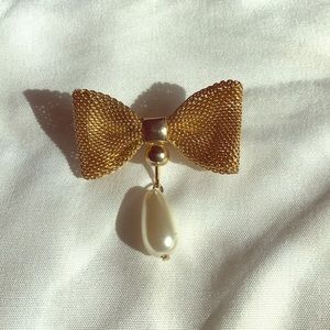 Golden Bow Broche